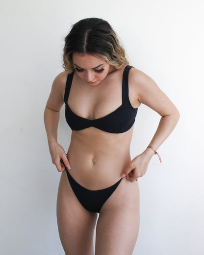 Minimal Bottoms | Black